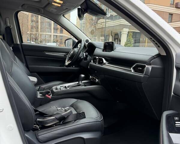 Білий Мазда СХ-5, об'ємом двигуна 2.49 л та пробігом 97 тис. км за 23700 $, фото 23 на Automoto.ua