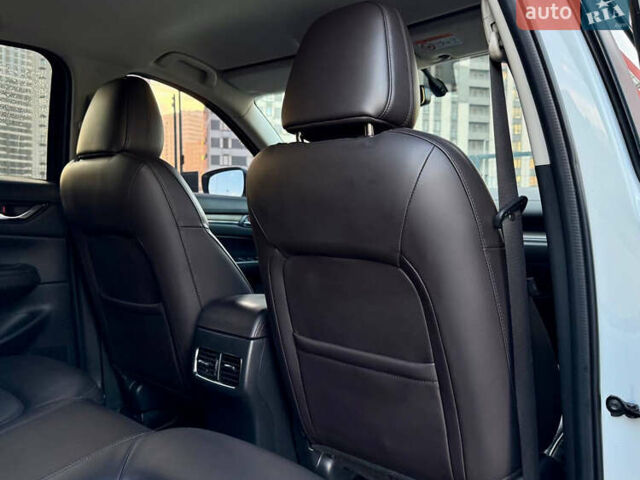 Белый Мазда СХ-5, объемом двигателя 2 л и пробегом 140 тыс. км за 22900 $, фото 42 на Automoto.ua