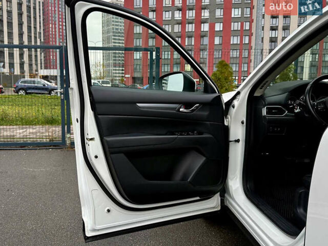 Белый Мазда СХ-5, объемом двигателя 2.5 л и пробегом 72 тыс. км за 18900 $, фото 18 на Automoto.ua