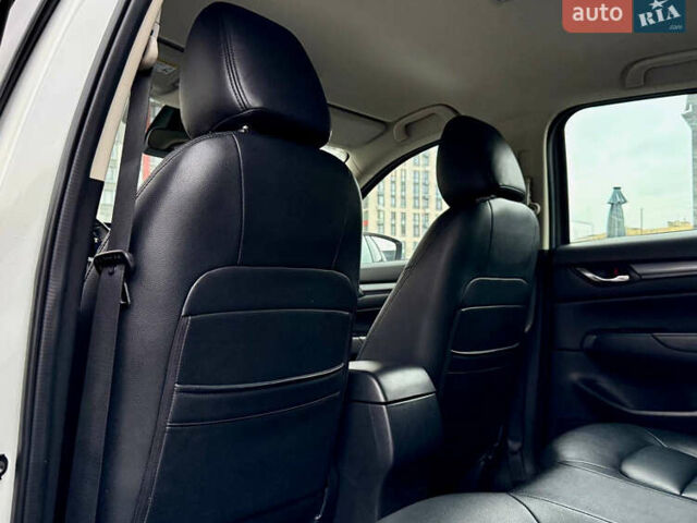 Белый Мазда СХ-5, объемом двигателя 2.5 л и пробегом 72 тыс. км за 18900 $, фото 28 на Automoto.ua