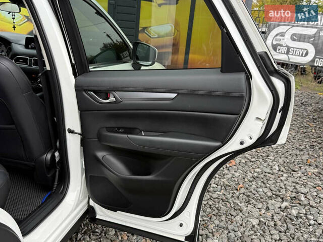 Білий Мазда СХ-5, об'ємом двигуна 2.5 л та пробігом 53 тис. км за 19999 $, фото 44 на Automoto.ua