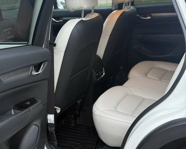 Белый Мазда СХ-5, объемом двигателя 2.49 л и пробегом 110 тыс. км за 21000 $, фото 9 на Automoto.ua