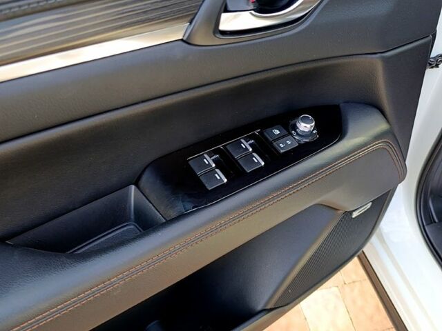 Белый Мазда СХ-5, объемом двигателя 2.5 л и пробегом 28 тыс. км за 25000 $, фото 4 на Automoto.ua