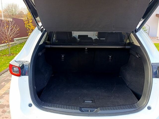 Белый Мазда СХ-5, объемом двигателя 2.5 л и пробегом 28 тыс. км за 25000 $, фото 7 на Automoto.ua