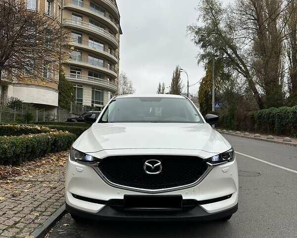 Белый Мазда СХ-5, объемом двигателя 2 л и пробегом 97 тыс. км за 25500 $, фото 3 на Automoto.ua