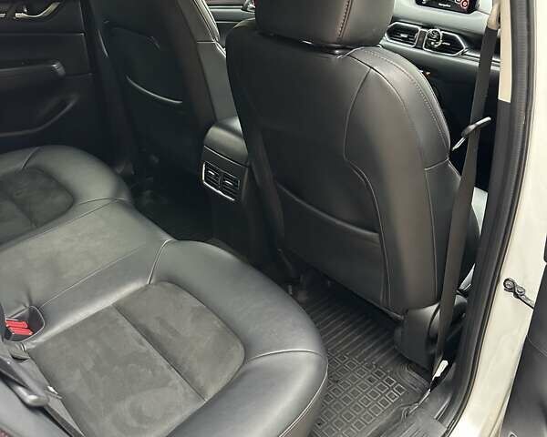 Белый Мазда СХ-5, объемом двигателя 2 л и пробегом 97 тыс. км за 25500 $, фото 18 на Automoto.ua