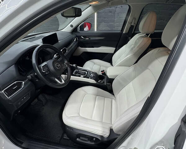 Білий Мазда СХ-5, об'ємом двигуна 2.49 л та пробігом 31 тис. км за 25500 $, фото 6 на Automoto.ua