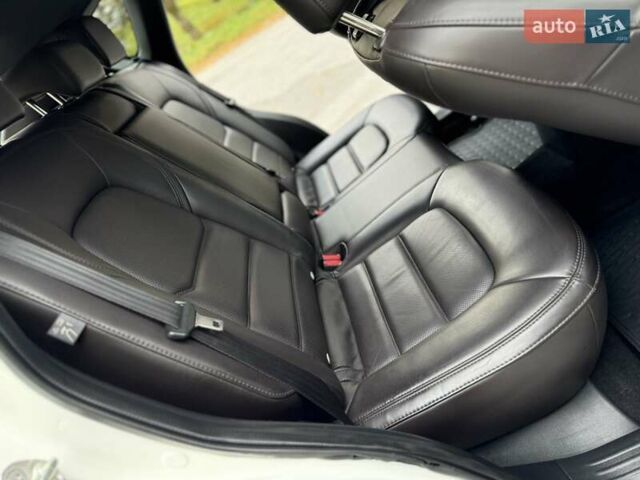 Белый Мазда СХ-5, объемом двигателя 2 л и пробегом 173 тыс. км за 21999 $, фото 51 на Automoto.ua