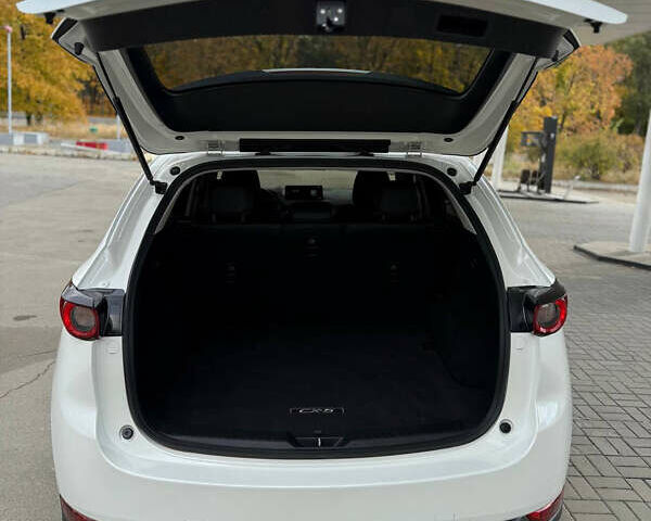 Білий Мазда СХ-5, об'ємом двигуна 2.49 л та пробігом 75 тис. км за 19699 $, фото 38 на Automoto.ua