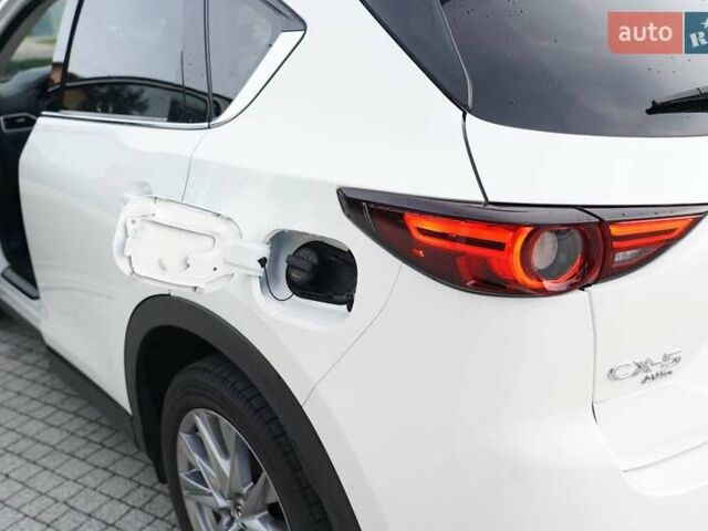 Белый Мазда СХ-5, объемом двигателя 2.49 л и пробегом 35 тыс. км за 25000 $, фото 1 на Automoto.ua