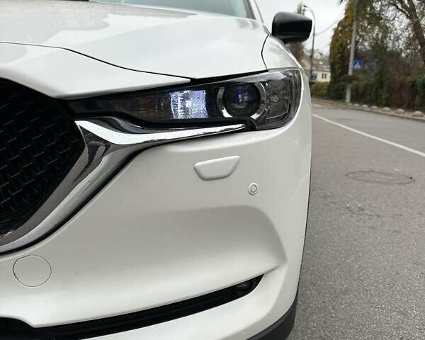 Белый Мазда СХ-5, объемом двигателя 2 л и пробегом 97 тыс. км за 25500 $, фото 9 на Automoto.ua
