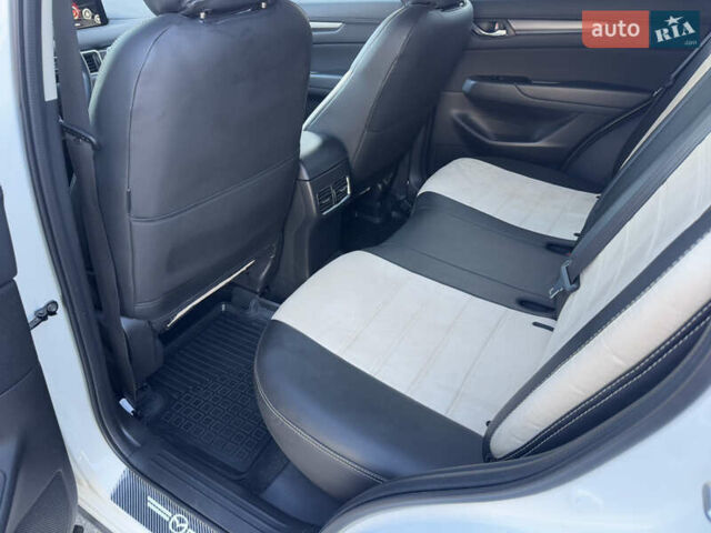 Білий Мазда СХ-5, об'ємом двигуна 2 л та пробігом 33 тис. км за 24500 $, фото 21 на Automoto.ua