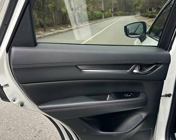 Белый Мазда СХ-5, объемом двигателя 2 л и пробегом 97 тыс. км за 25500 $, фото 17 на Automoto.ua