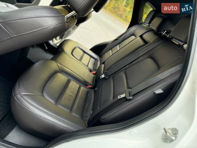 Белый Мазда СХ-5, объемом двигателя 2.2 л и пробегом 175 тыс. км за 22900 $, фото 32 на Automoto.ua