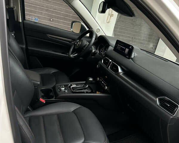 Белый Мазда СХ-5, объемом двигателя 2.5 л и пробегом 26 тыс. км за 23800 $, фото 45 на Automoto.ua