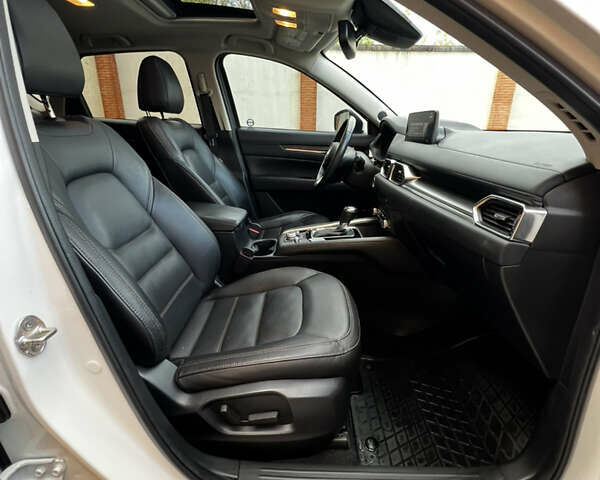 Белый Мазда СХ-5, объемом двигателя 2.5 л и пробегом 93 тыс. км за 23999 $, фото 16 на Automoto.ua