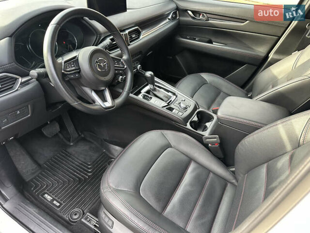 Мазда СХ-5 2022 в Киеве на Automoto.ua Белый Мазда СХ-5, объемом двигателя 2.49 л и пробегом 55 тыс. км за 25999 $, фото 3 на Automoto.ua