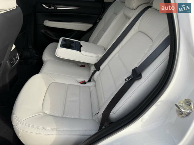 Белый Мазда СХ-5, объемом двигателя 2.49 л и пробегом 12 тыс. км за 26900 $, фото 29 на Automoto.ua