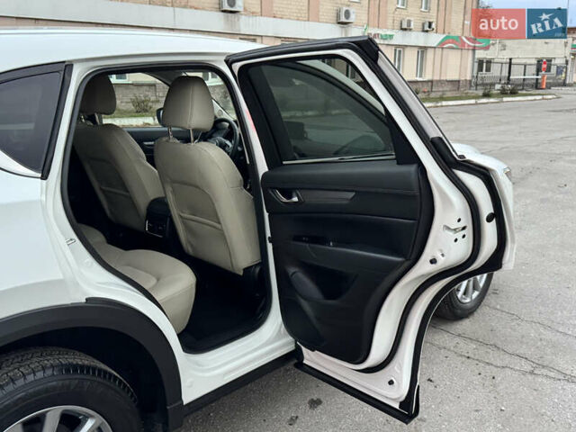 Мазда СХ-5 2023 в Полтаве на Automoto.ua Белый Мазда СХ-5, объемом двигателя 2.49 л и пробегом 30 тыс. км за 23500 $, фото 48 на Automoto.ua
