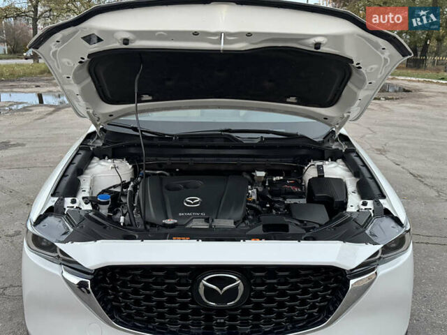Мазда СХ-5 2023 в Полтаве на Automoto.ua Белый Мазда СХ-5, объемом двигателя 2.49 л и пробегом 30 тыс. км за 23500 $, фото 58 на Automoto.ua