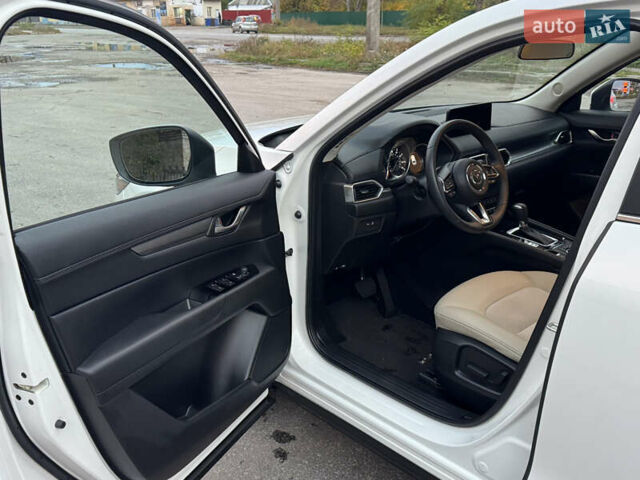Мазда СХ-5 2023 в Полтаве на Automoto.ua Белый Мазда СХ-5, объемом двигателя 2.49 л и пробегом 30 тыс. км за 23500 $, фото 12 на Automoto.ua