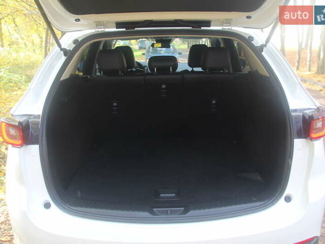 Білий Мазда СХ-5, об'ємом двигуна 2.49 л та пробігом 12 тис. км за 21700 $, фото 19 на Automoto.ua