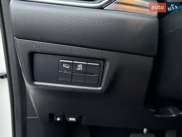 Мазда СХ-5 2023 в Полтаве на Automoto.ua Белый Мазда СХ-5, объемом двигателя 2.49 л и пробегом 30 тыс. км за 23500 $, фото 24 на Automoto.ua