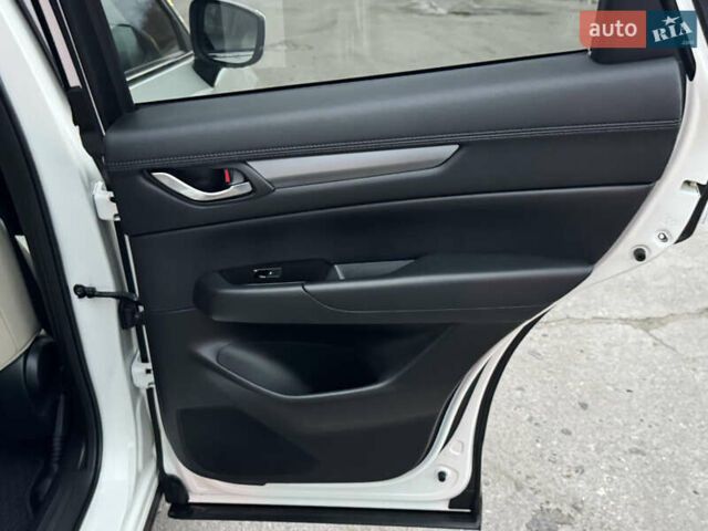 Мазда СХ-5 2023 в Полтаве на Automoto.ua Белый Мазда СХ-5, объемом двигателя 2.49 л и пробегом 30 тыс. км за 23500 $, фото 51 на Automoto.ua