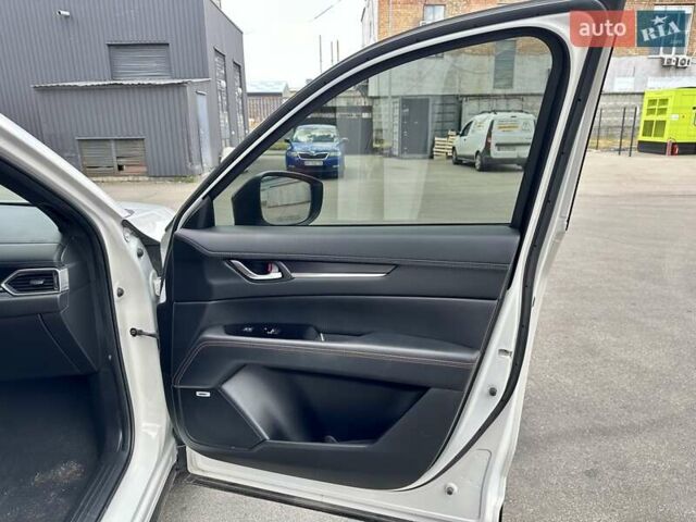 Белый Мазда СХ-5, объемом двигателя 2.5 л и пробегом 5 тыс. км за 28999 $, фото 39 на Automoto.ua