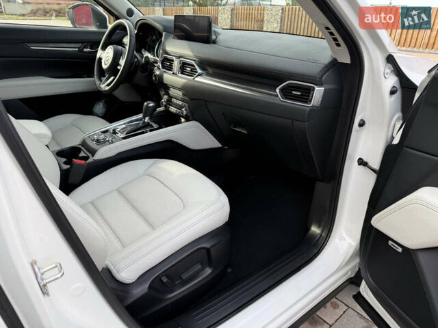 Белый Мазда СХ-5, объемом двигателя 2.49 л и пробегом 12 тыс. км за 26900 $, фото 36 на Automoto.ua