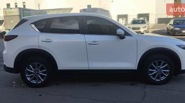 Белый Мазда СХ-5, объемом двигателя 2.49 л и пробегом 34 тыс. км за 23300 $, фото 2 на Automoto.ua