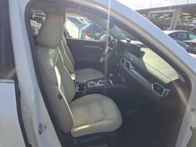 Білий Мазда СХ-5, об'ємом двигуна 0 л та пробігом 23 тис. км за 23000 $, фото 9 на Automoto.ua