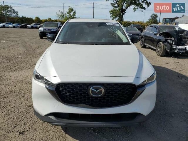Білий Мазда СХ-5, об'ємом двигуна 2.49 л та пробігом 38 тис. км за 5000 $, фото 4 на Automoto.ua