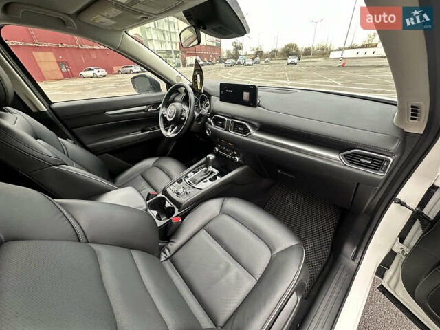 Белый Мазда СХ-5, объемом двигателя 2.5 л и пробегом 5 тыс. км за 26999 $, фото 37 на Automoto.ua