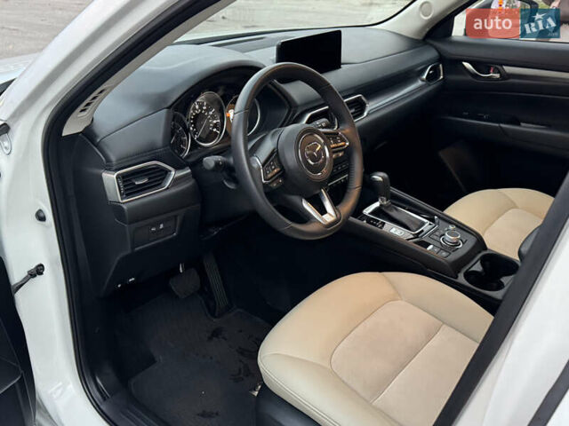 Мазда СХ-5 2023 в Полтаве на Automoto.ua Белый Мазда СХ-5, объемом двигателя 2.49 л и пробегом 30 тыс. км за 23500 $, фото 13 на Automoto.ua