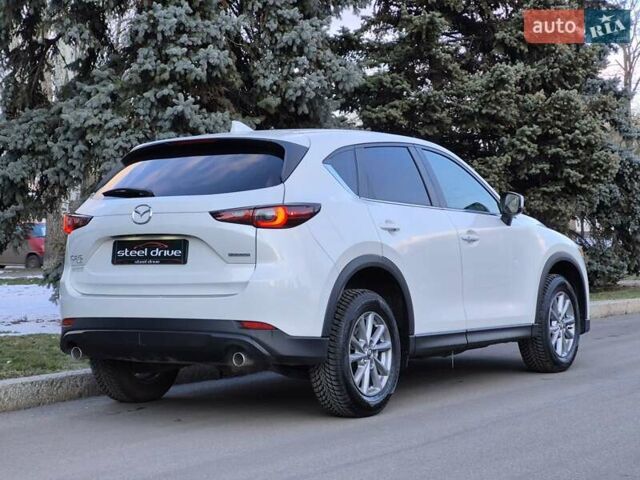Белый Мазда СХ-5, объемом двигателя 2.5 л и пробегом 20 тыс. км за 26399 $, фото 5 на Automoto.ua