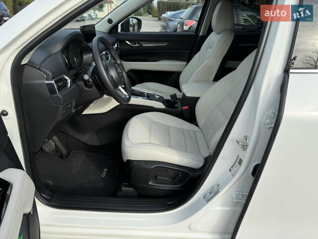 Белый Мазда СХ-5, объемом двигателя 2.49 л и пробегом 12 тыс. км за 26900 $, фото 23 на Automoto.ua