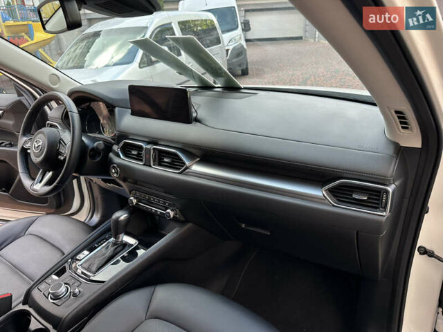Білий Мазда СХ-5, об'ємом двигуна 2 л та пробігом 33 тис. км за 25650 $, фото 143 на Automoto.ua