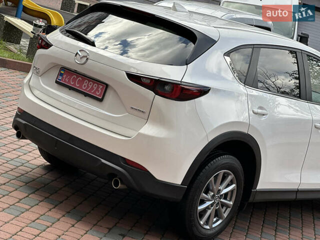 Білий Мазда СХ-5, об'ємом двигуна 2 л та пробігом 33 тис. км за 25650 $, фото 32 на Automoto.ua