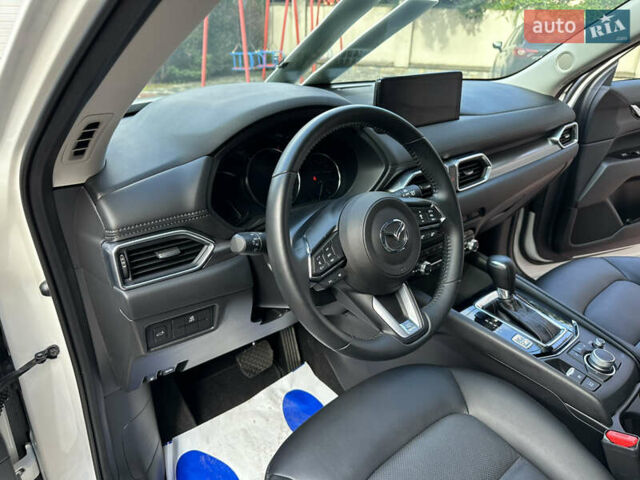 Білий Мазда СХ-5, об'ємом двигуна 2 л та пробігом 33 тис. км за 25650 $, фото 105 на Automoto.ua