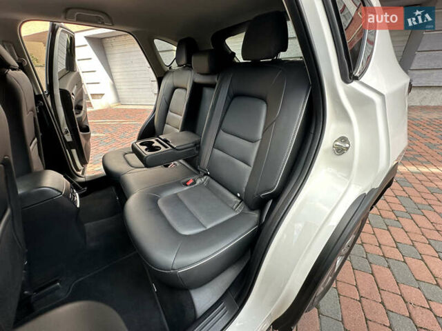 Білий Мазда СХ-5, об'ємом двигуна 2 л та пробігом 33 тис. км за 25650 $, фото 170 на Automoto.ua