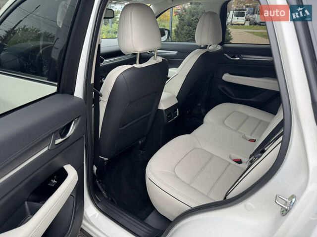 Белый Мазда СХ-5, объемом двигателя 2.49 л и пробегом 13 тыс. км за 26700 $, фото 17 на Automoto.ua