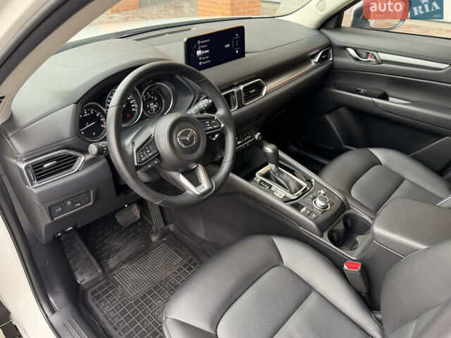 Белый Мазда СХ-5, объемом двигателя 2 л и пробегом 25 тыс. км за 30400 $, фото 24 на Automoto.ua