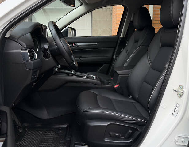 Белый Мазда СХ-5, объемом двигателя 2 л и пробегом 25 тыс. км за 30400 $, фото 25 на Automoto.ua