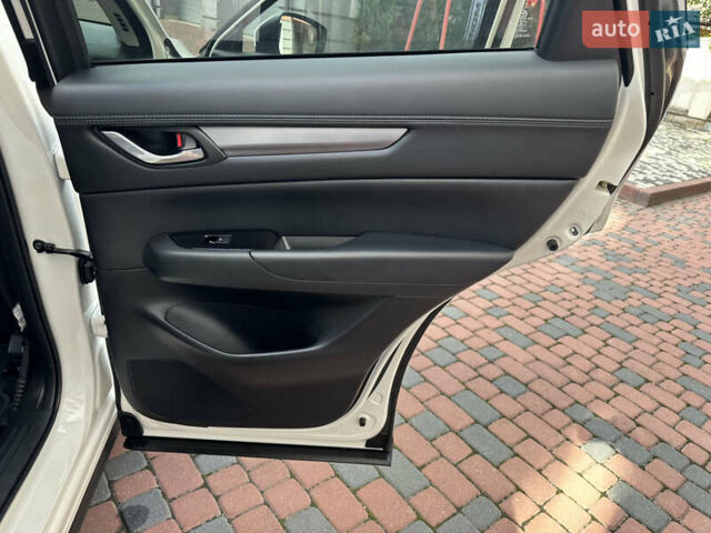 Білий Мазда СХ-5, об'ємом двигуна 2 л та пробігом 33 тис. км за 25650 $, фото 176 на Automoto.ua