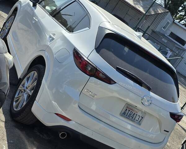 Білий Мазда СХ-5, об'ємом двигуна 2.49 л та пробігом 7 тис. км за 26900 $, фото 3 на Automoto.ua