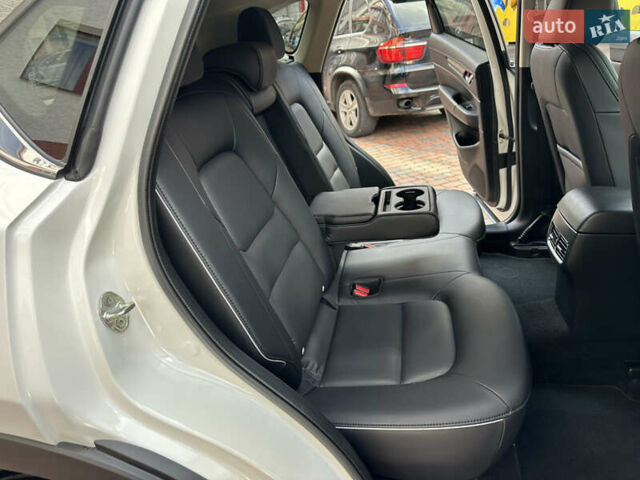 Білий Мазда СХ-5, об'ємом двигуна 2 л та пробігом 33 тис. км за 25650 $, фото 173 на Automoto.ua