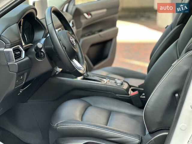 Білий Мазда СХ-5, об'ємом двигуна 2 л та пробігом 33 тис. км за 25650 $, фото 128 на Automoto.ua