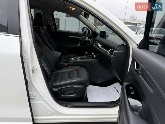 Білий Мазда СХ-5, об'ємом двигуна 2.49 л та пробігом 15 тис. км за 29999 $, фото 21 на Automoto.ua