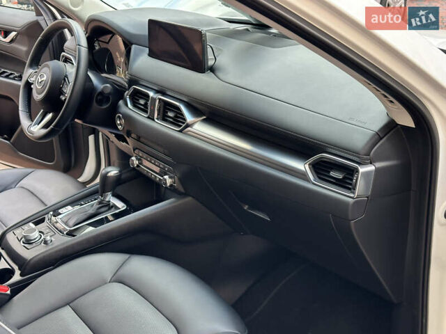 Білий Мазда СХ-5, об'ємом двигуна 2 л та пробігом 33 тис. км за 25650 $, фото 145 на Automoto.ua